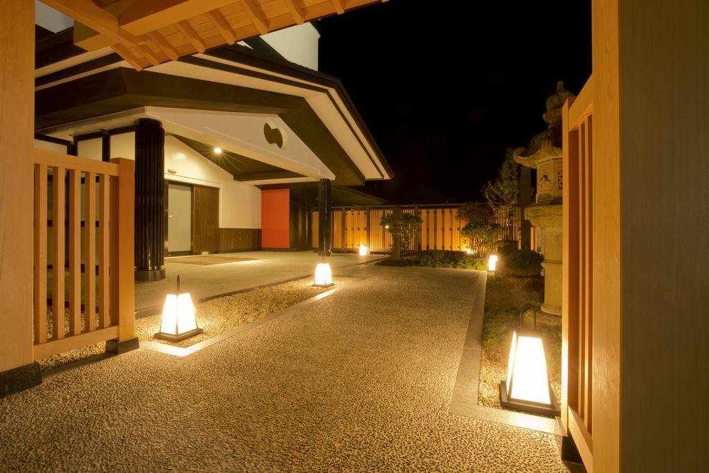 Takamiya Ryokan Beni Tozawa Exteriör bild