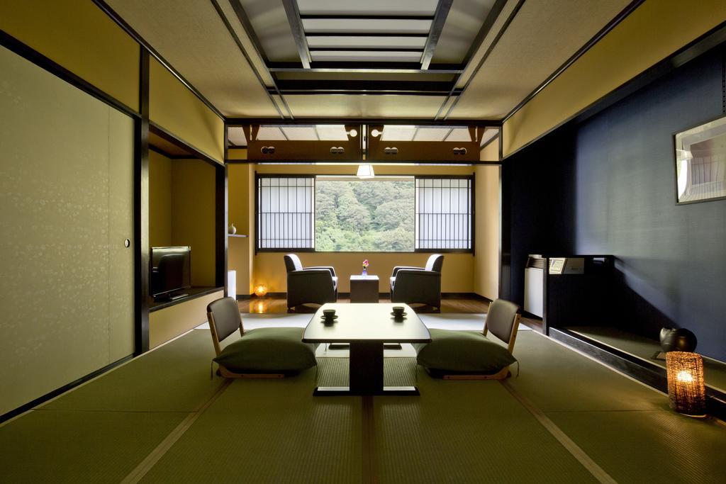 Takamiya Ryokan Beni Tozawa Rum bild