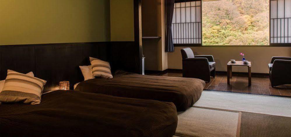 Takamiya Ryokan Beni Tozawa Exteriör bild