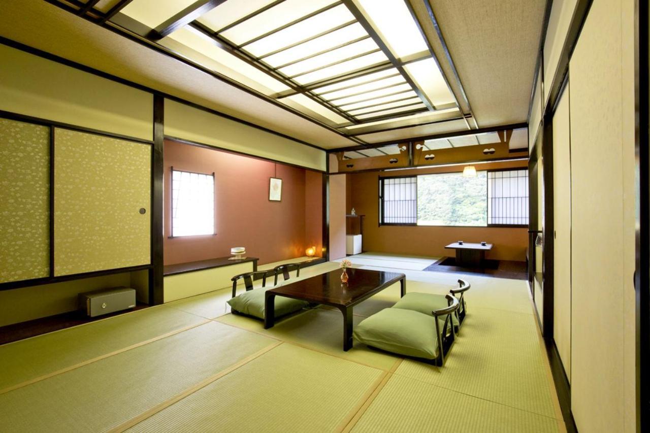 Takamiya Ryokan Beni Tozawa Exteriör bild